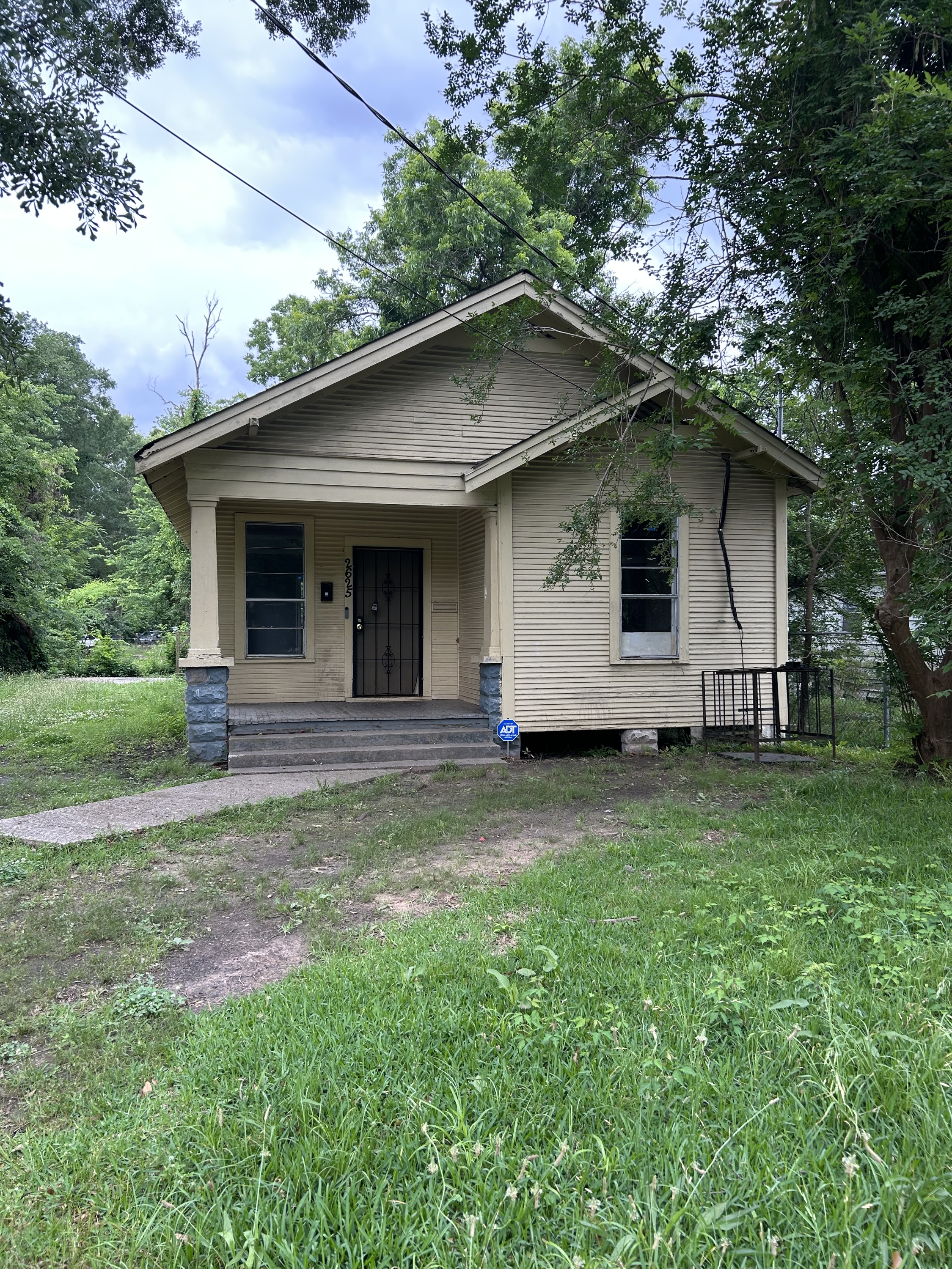Property main image