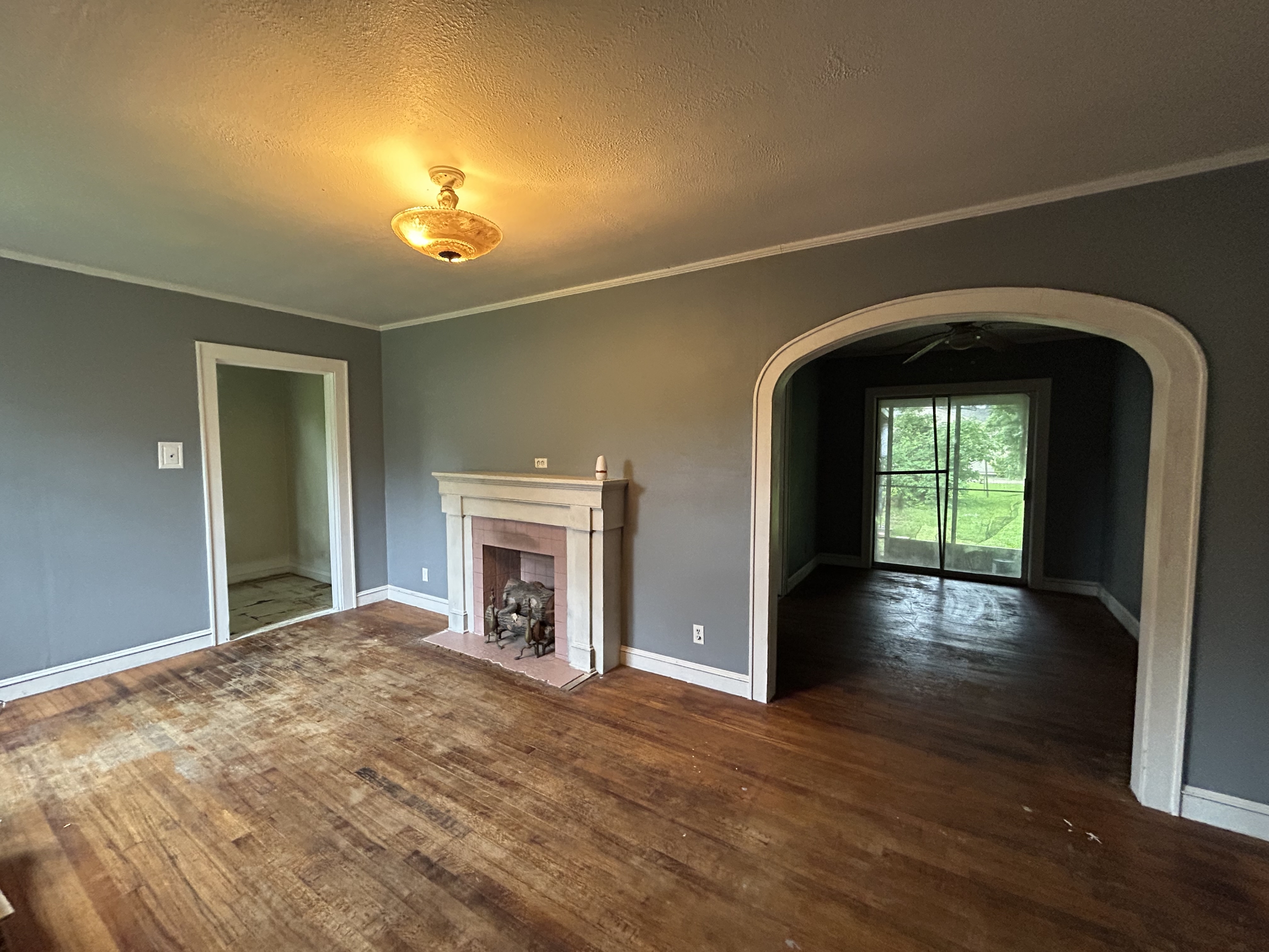 2621 Barbara St